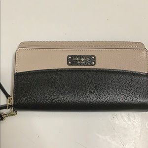 Kate Spade large carryall wristlet “Jeanne”
